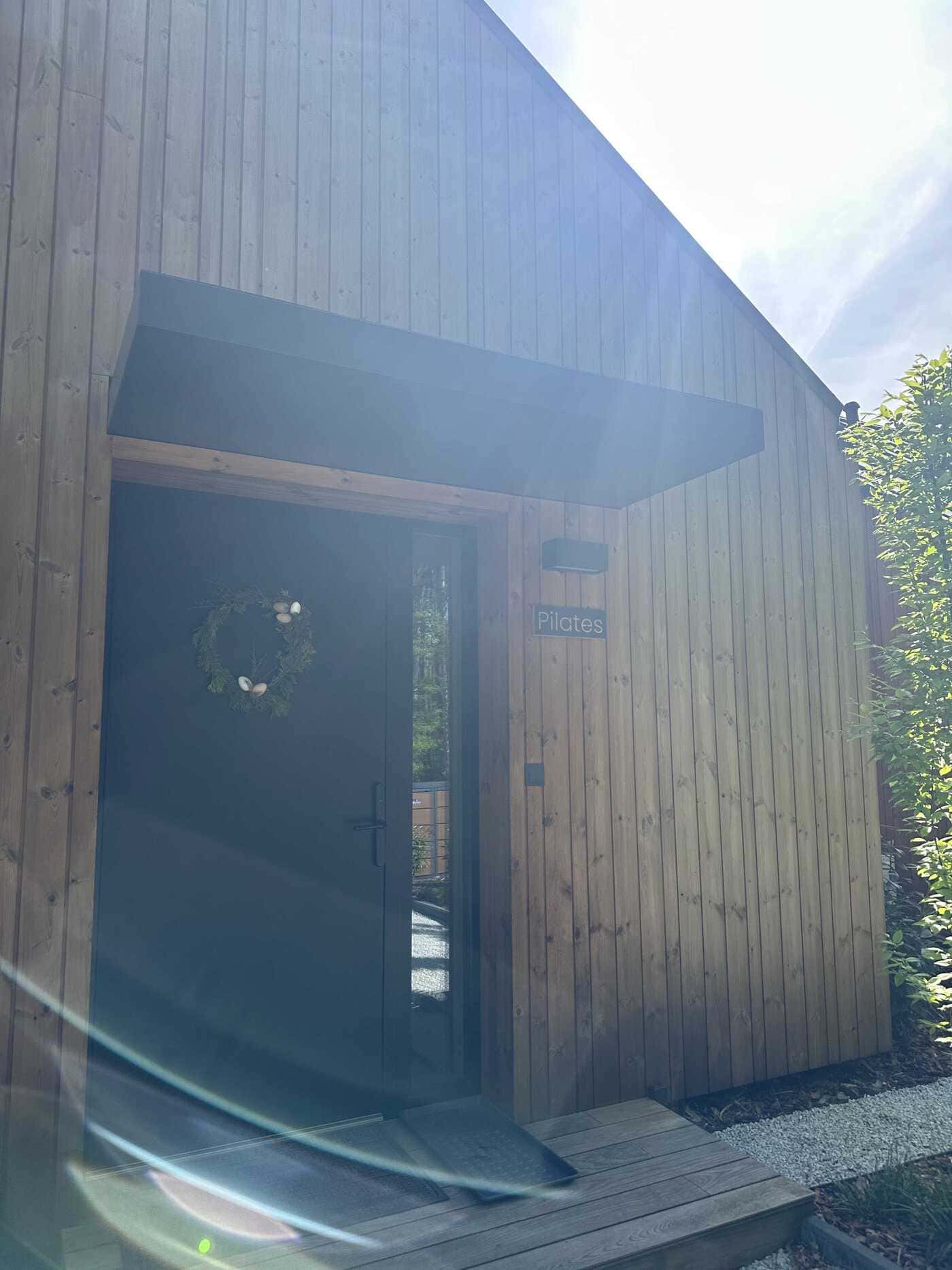 Gemütlicher Wohnbereich im Retreat-Haus